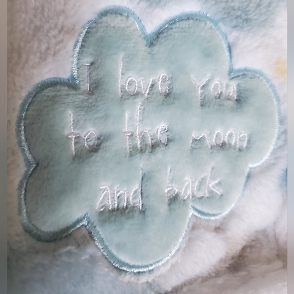 💥Bundle 2/$15💥 Baby blanket with Plush Toy - Picture 2 of 2